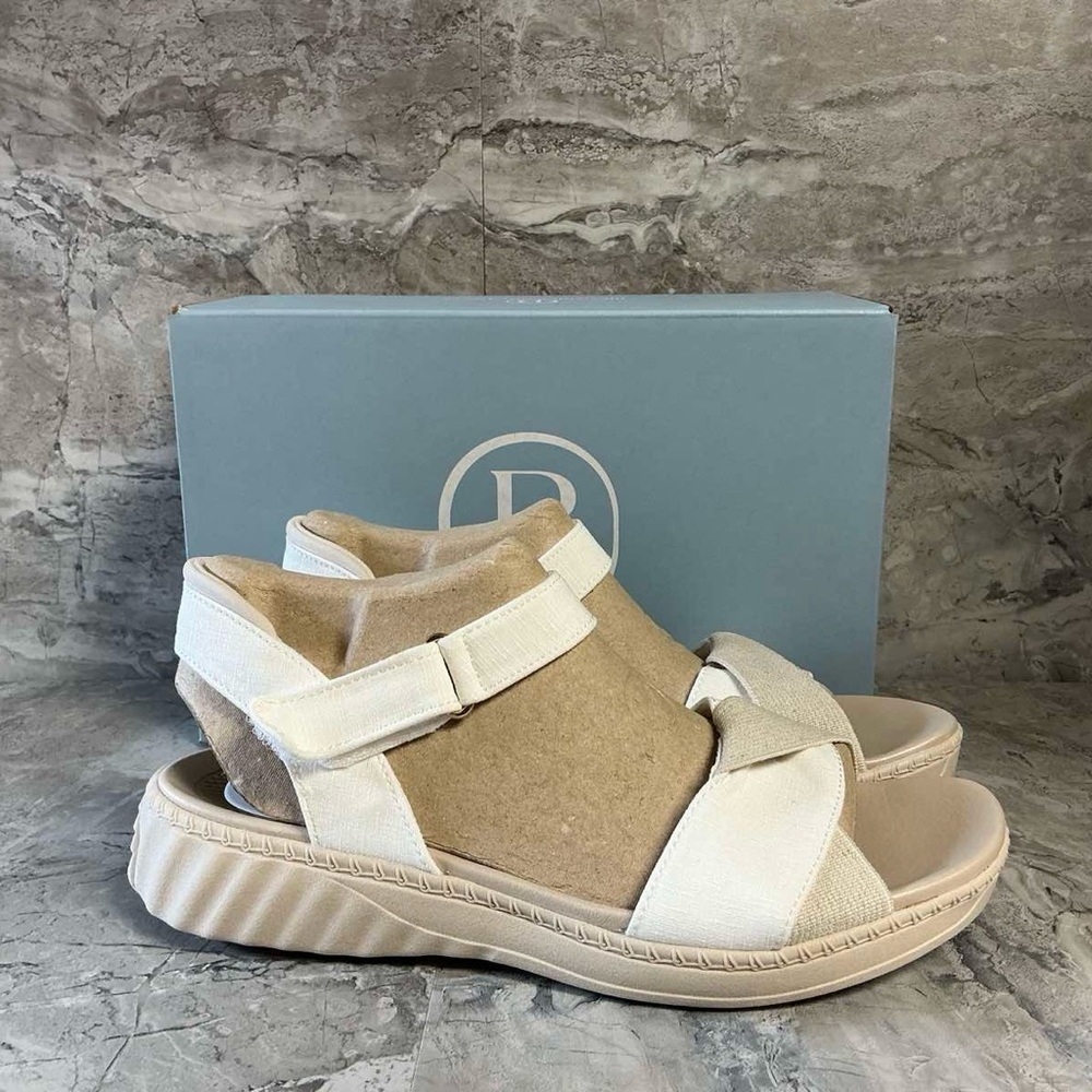 Women's Lane Strappy Sandal - Picture 10 of 11